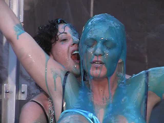 charlie-chase-in-the-gunge-tan_main.jpg