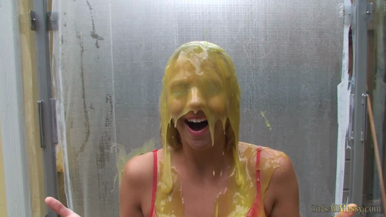 gunge-tank--briana-and-lana_main.jpg
