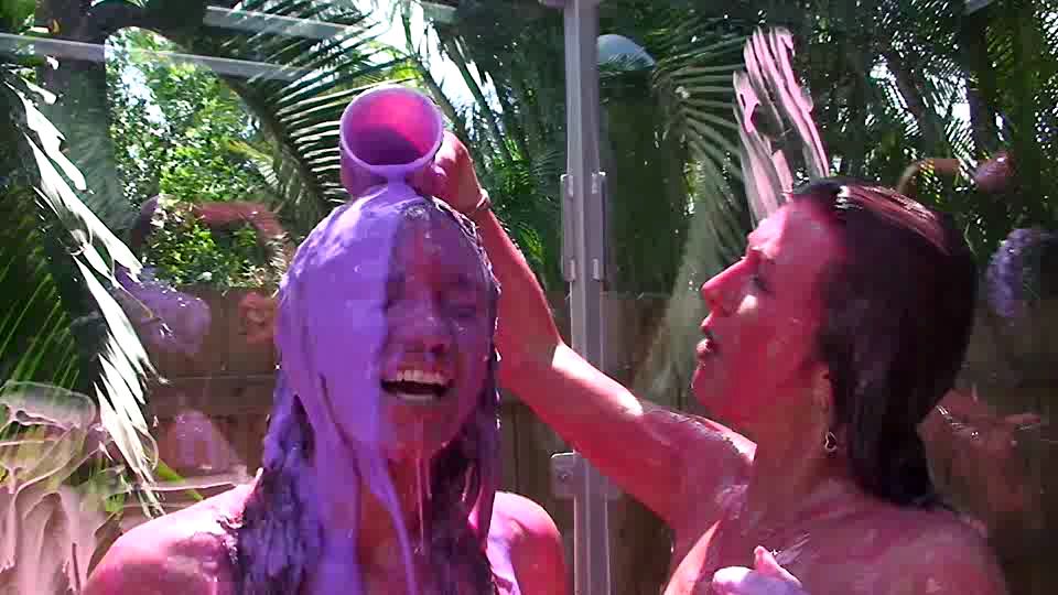 gunge-tank--ryan-and-desi_main.jpg