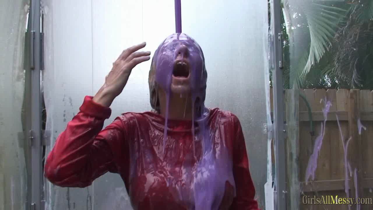gunge-tank-briana-as-britney_main.jpg