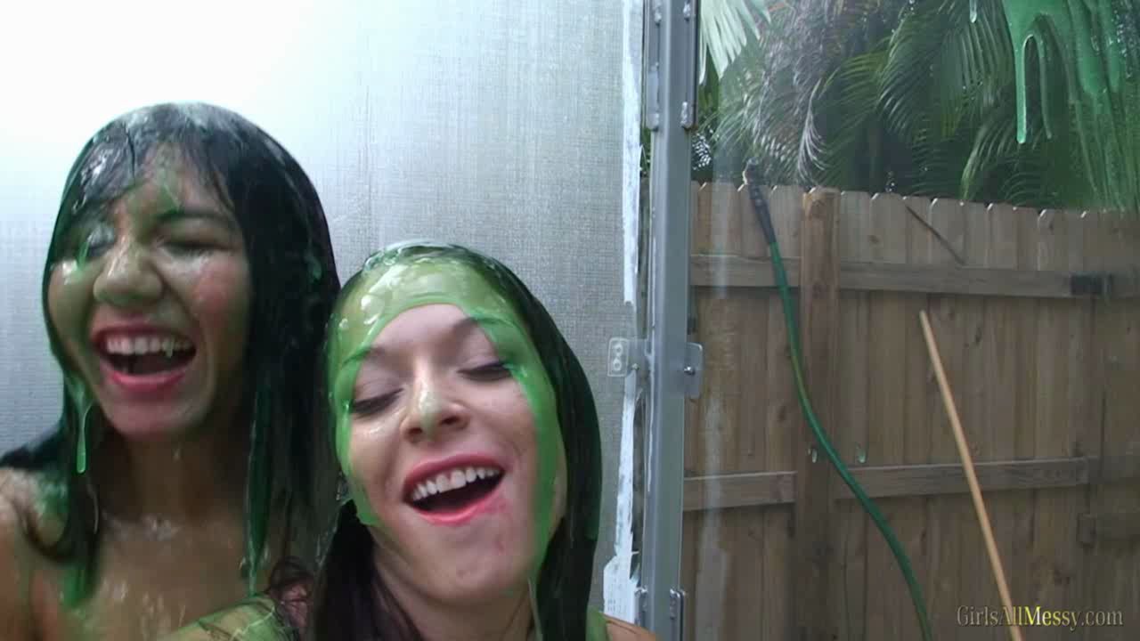 gunge-tank-the-sexy-pair_main.jpg