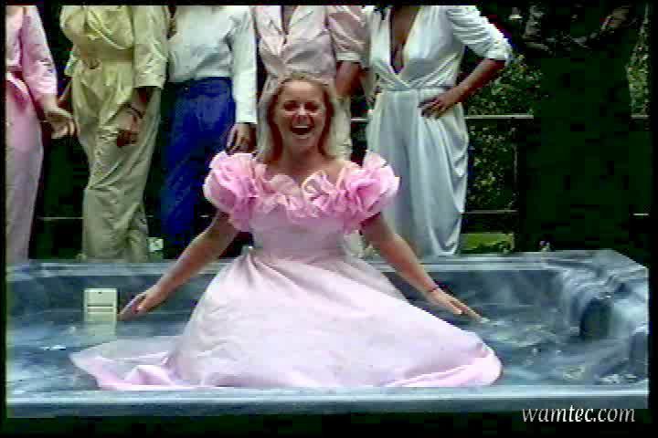 hot-tub-parade_main.jpg