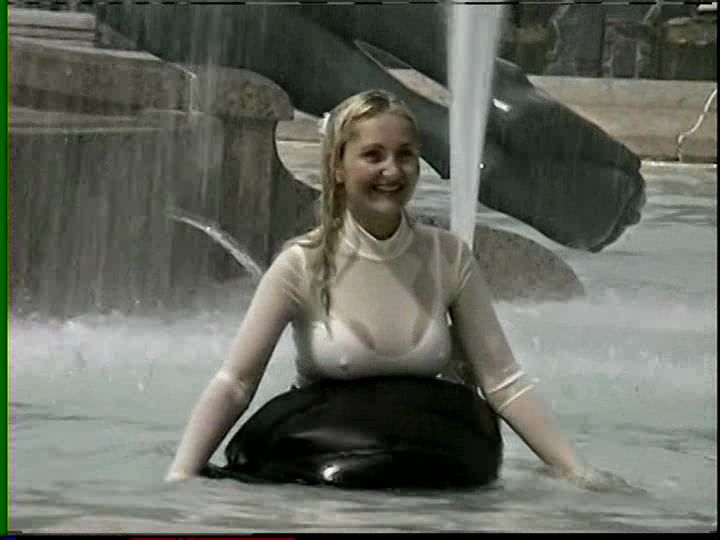 tracie-at-the-philly-fountains_main.jpg